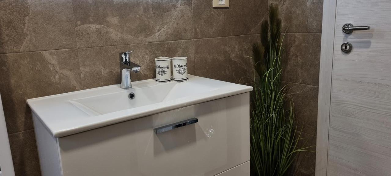 N&G Apartments روفينج المظهر الخارجي الصورة
