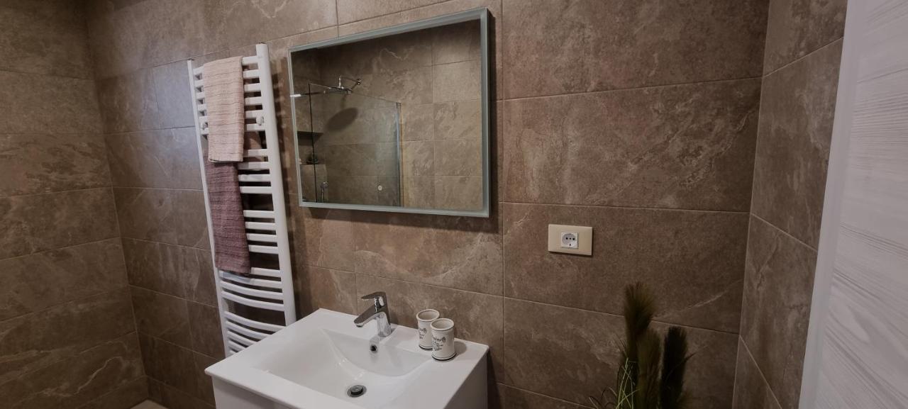 N&G Apartments روفينج المظهر الخارجي الصورة